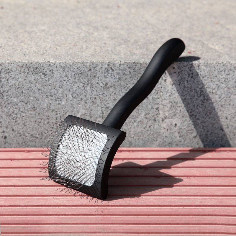 Black Small Curved Slicker Brush for Dogs & Cats with 18mm Pins -SHMM UK