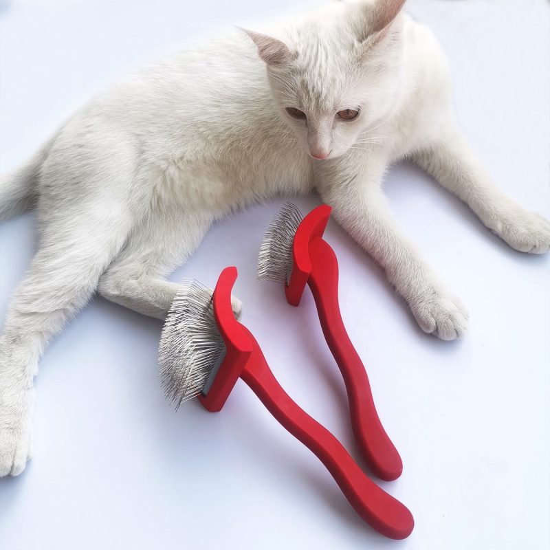 Medium Curved Slicker Brush for Dogs & Cats 18mm Black and Red -SHMM UK